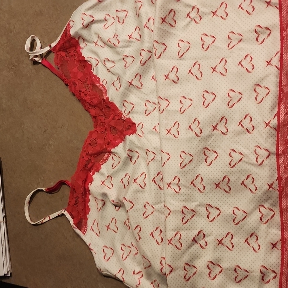VICTORIA'S SECRET Red White & Pink Heart Print Lacy Cami & Tap Pants Size Large